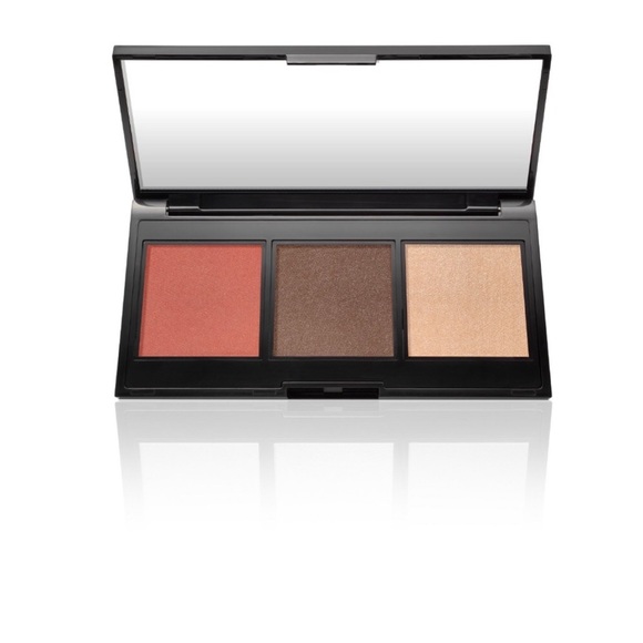 Laura Geller Multitasking Eye Cheek Palette. - Picture 1 of 3